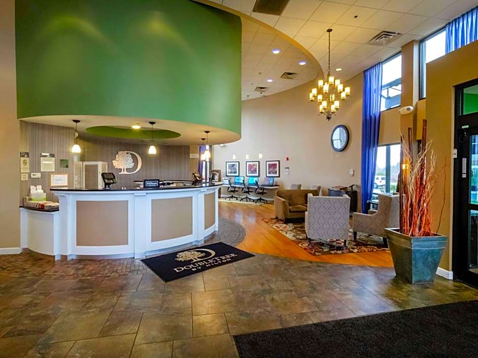 DoubleTree By Hilton Buffalo Amherst