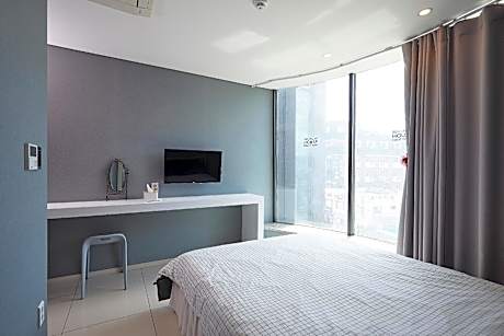 Red-Lighthouse Guest House