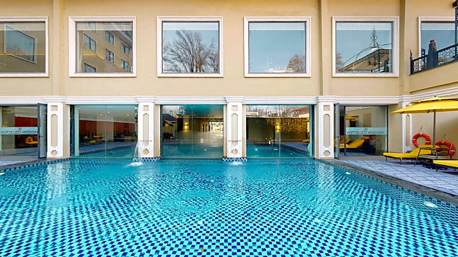 Radisson Collection Hotel & Spa, Riverfront Srinagar