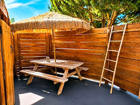 Gîte insolite vue sur le ciel étoilé , cuisine, salle d eau, 2 chambres , proche du zoo de La Palmyre
