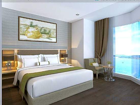 Green Lighthouse Hotel