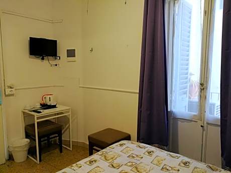 Standard Double Room With External Private Bathroom