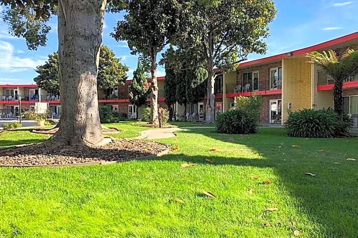 The Garden Inn Oakland Airport