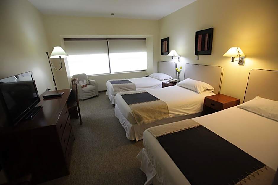 Hotel Almacruz and Convention Center