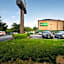 HomeTowne Studios St Louis Airport/ N Lindbergh