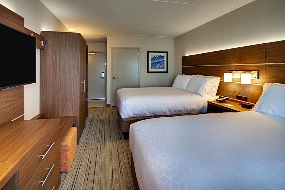 Photo 1 of 2 of Standard 2 Queen Beds