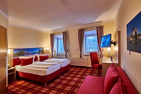 Basic Triple Room