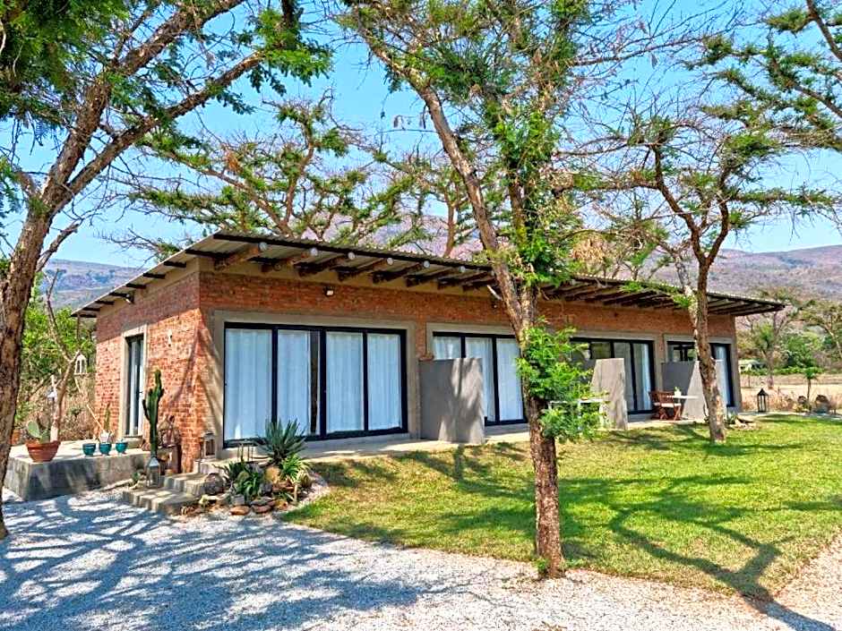 Crocodile Sands River Lodge