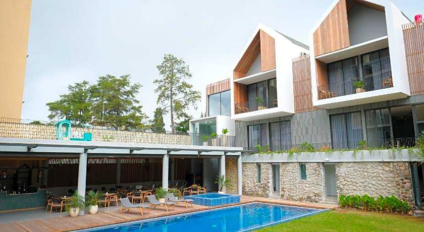 Facade Hotel by Azana