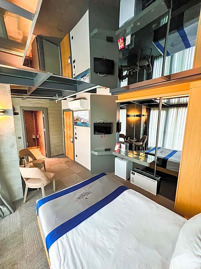 Triada Hotel Karakoy