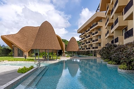 Superior Pool Access Twin Room