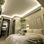 A Residence @ Between Hilton & Cititel Hotel