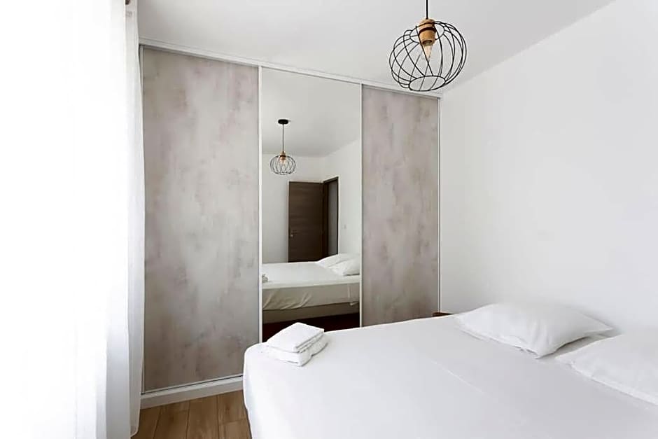 Chez Julien - Superbe maison rénovée avec piscine chauffée