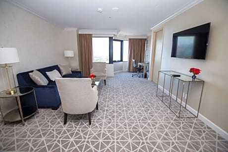 One-Bedroom King Suite