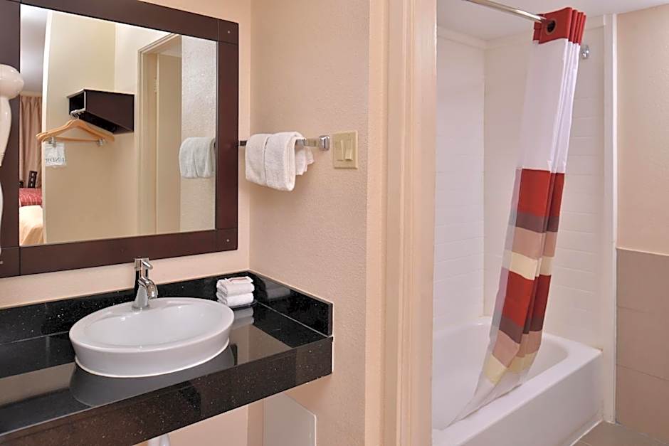 Red Roof Inn Van Horn