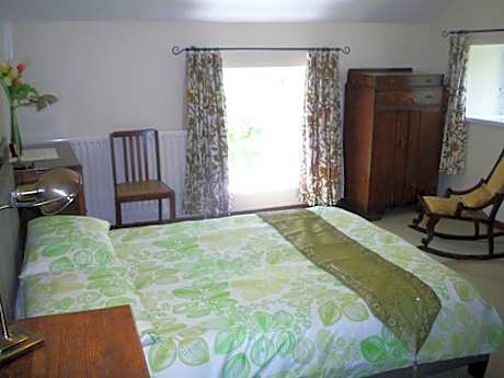 Cottage with Garden View