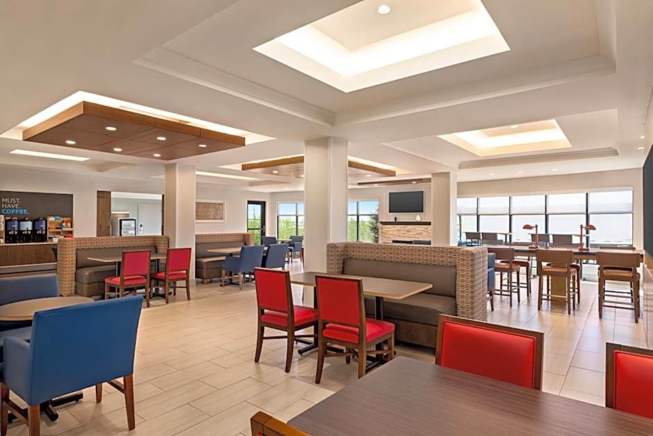 Holiday Inn Express Hotel & Suites Denver Airport By IHG