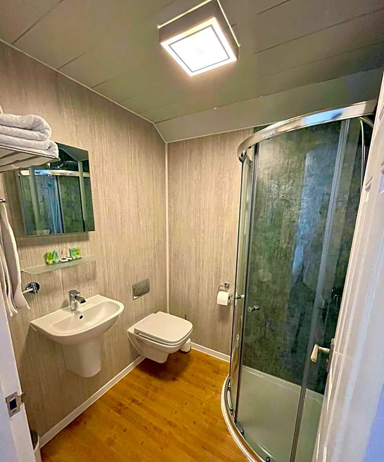 The Queen's Head Hotel