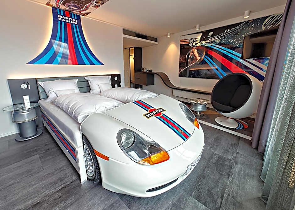 V8 HOTEL Motorworld Region Stuttgart