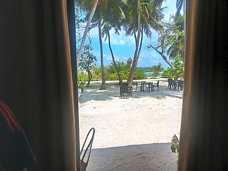 Crown Beach villas - direct access to bikini beach