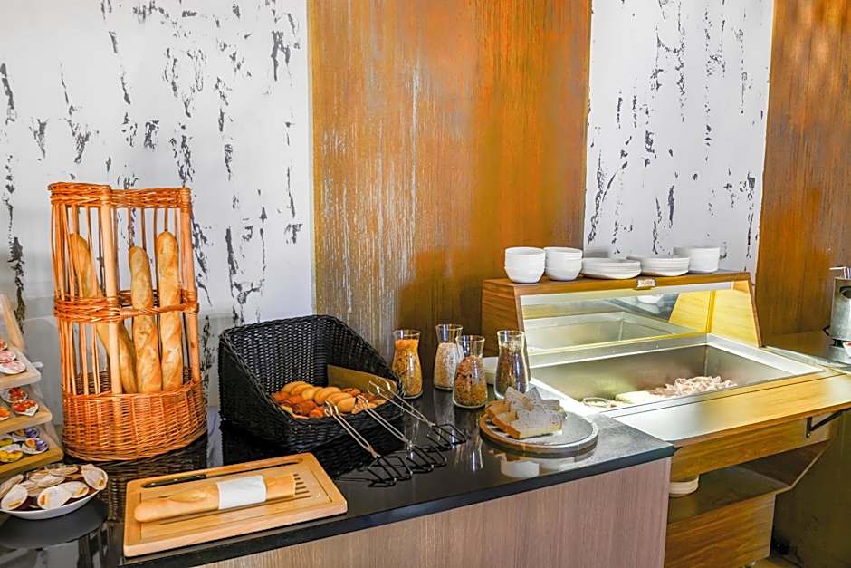 Neuchatel City Hotel