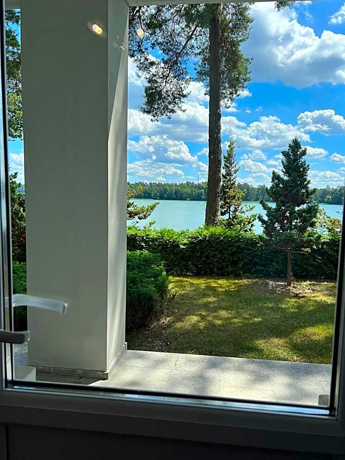 Oficerski Yacht Club