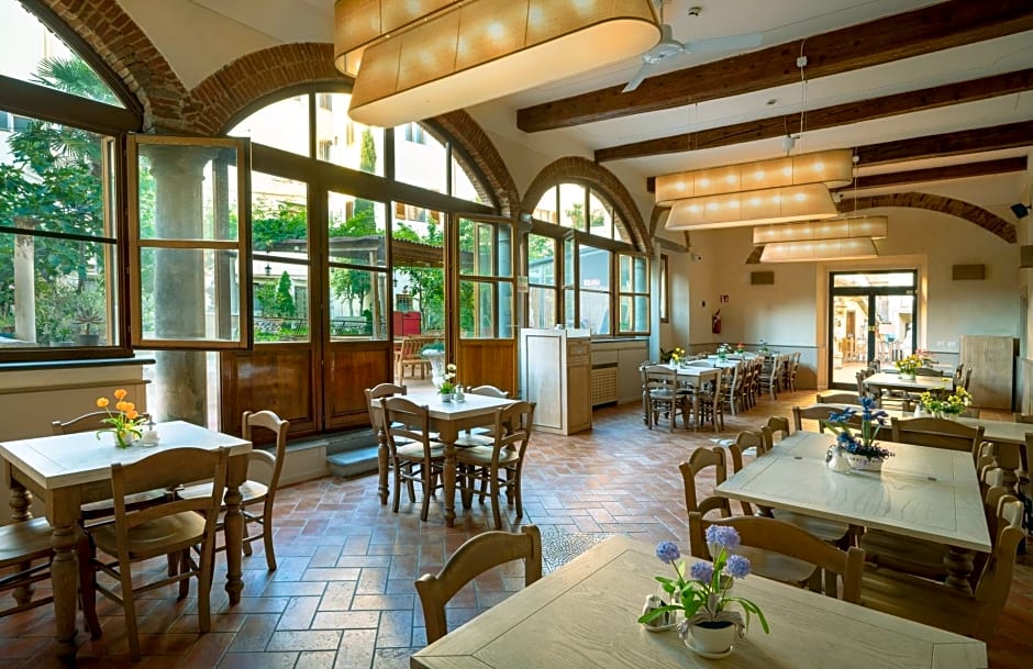 Hostel Archi Rossi