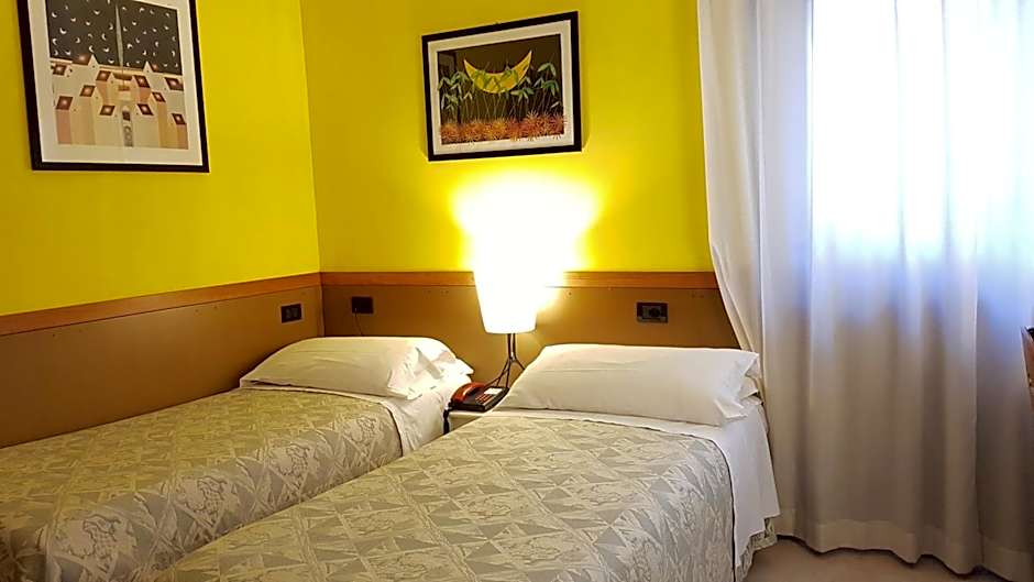 Photo 1 of 9 of Double Room