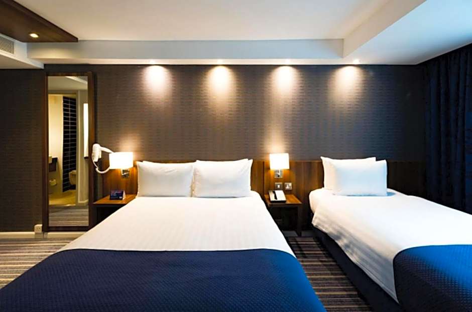 Holiday Inn Express London Heathrow T5 By IHG