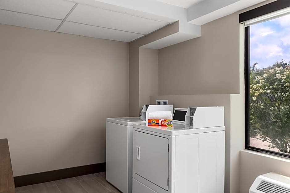 Holiday Inn Express Fayetteville-Fort Bragg