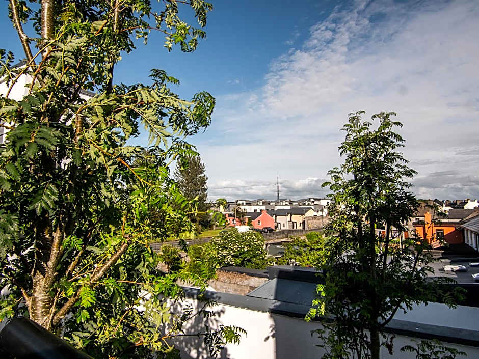 Donegan Court Aparthotel