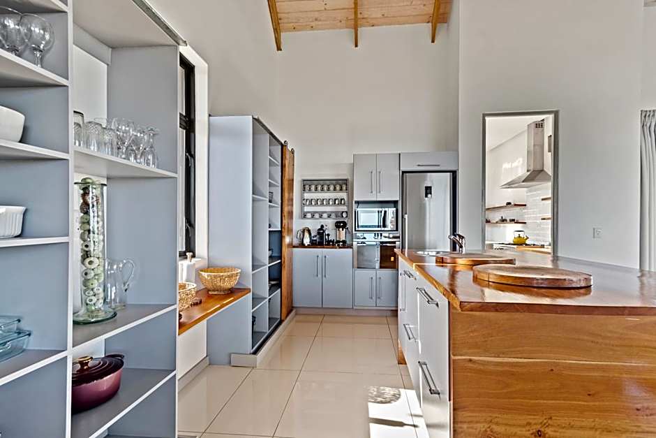 Romansbaai Moksha on the Sea