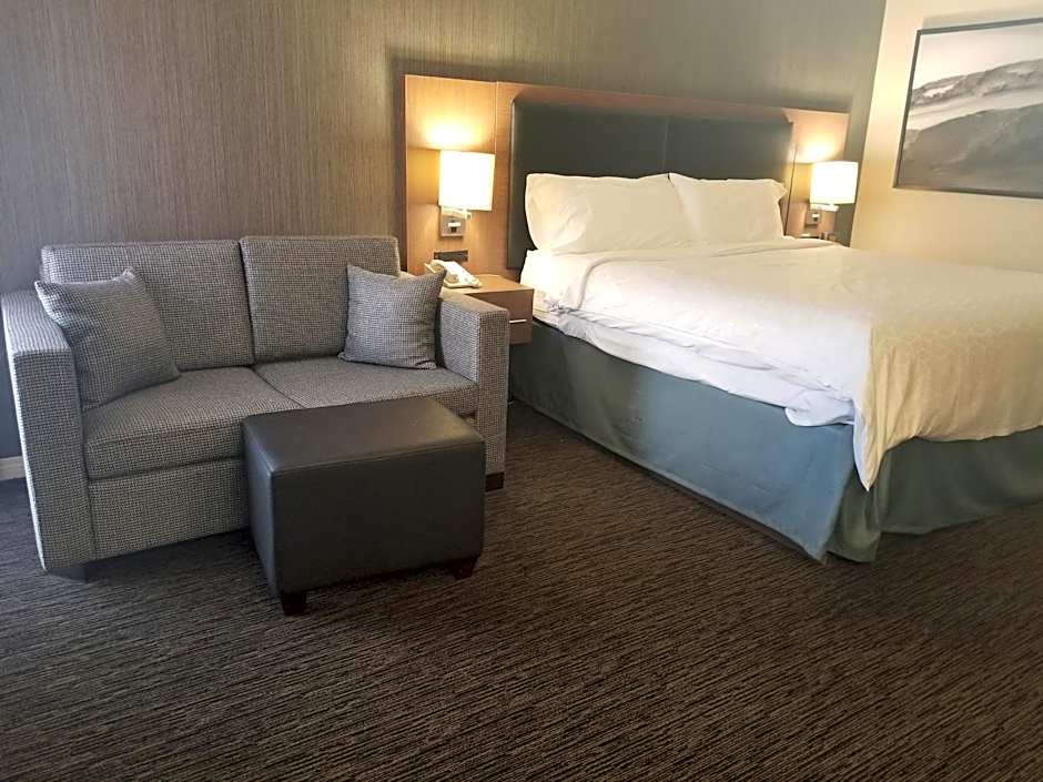 Photo 1 of 7 of Executive 1 King Bed