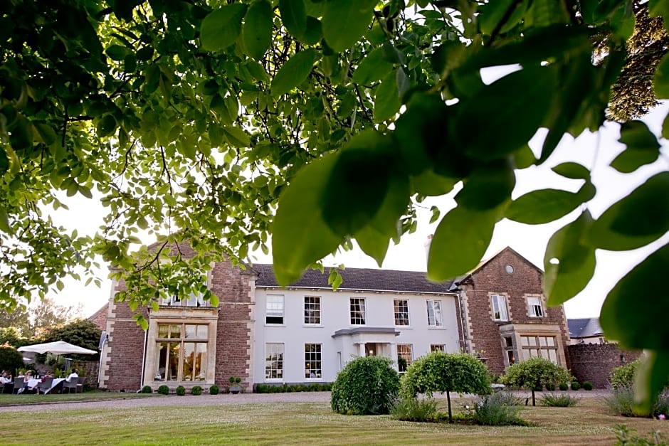 Glewstone Court Country House Hotel