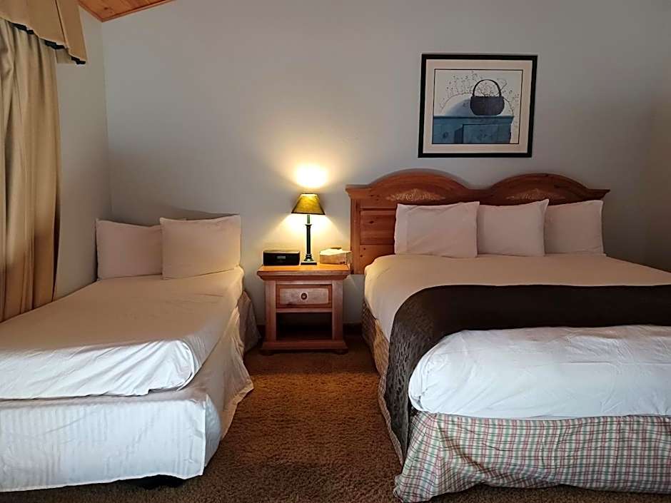 Whispering Pines Lodge