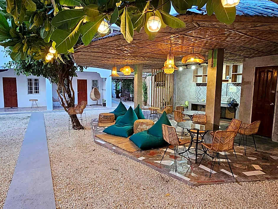 Acacia Sunset Village Inn