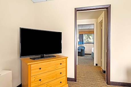 Two-Bedroom Twin Suite - Ground Floor/Non-Smoking