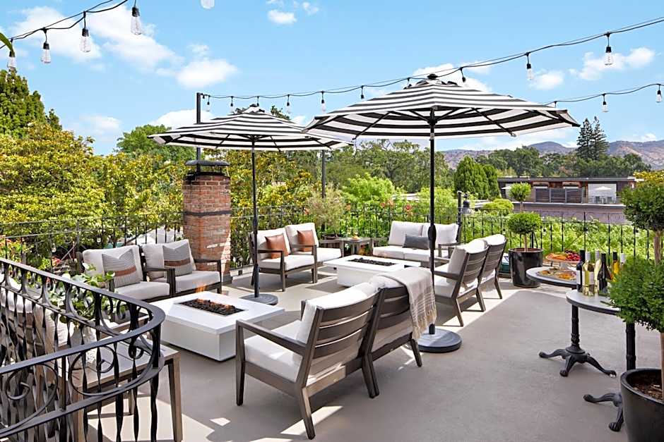 Maison Fleurie, A Four Sisters Inn