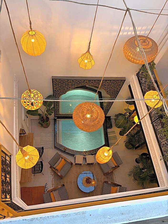 RIAD JULILU PRIVATISE