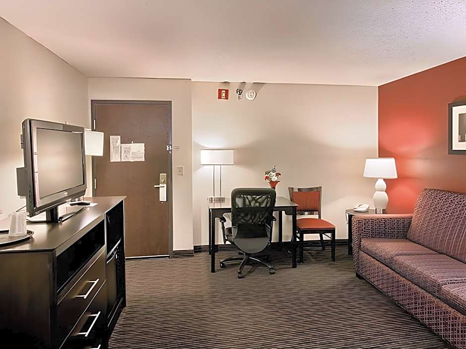 Blossom Hotel & Suites Traverse City