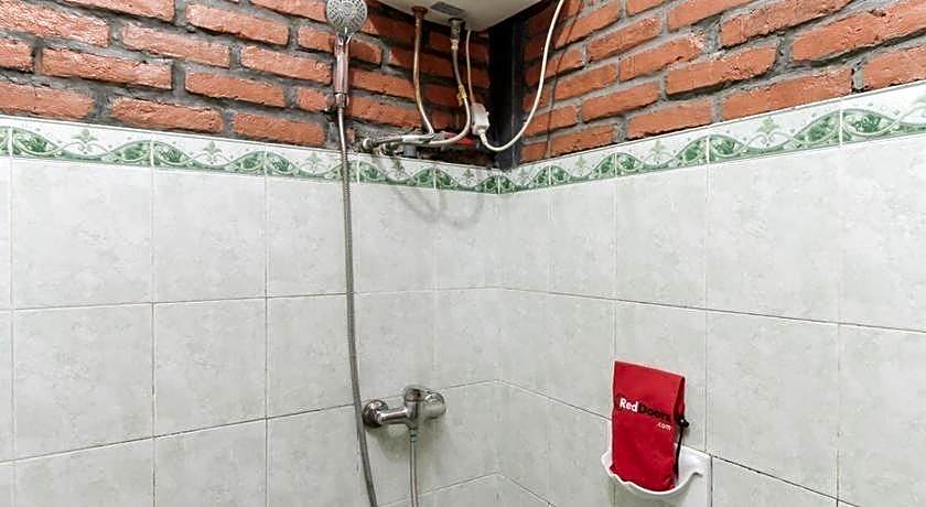 RedDoorz Plus Syariah @ Ampera Raya