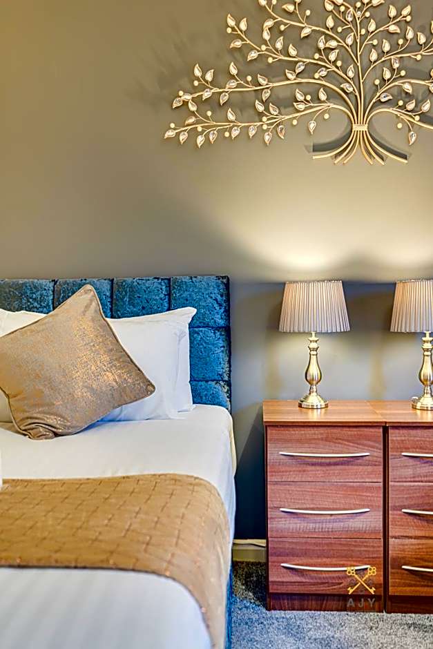 Mica Point City Centre Apartment