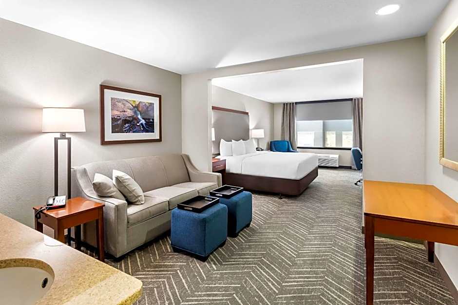 Comfort Inn & Suites Mountain Iron and Virginia