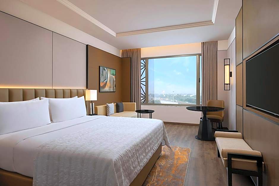 Le Meridien Surat