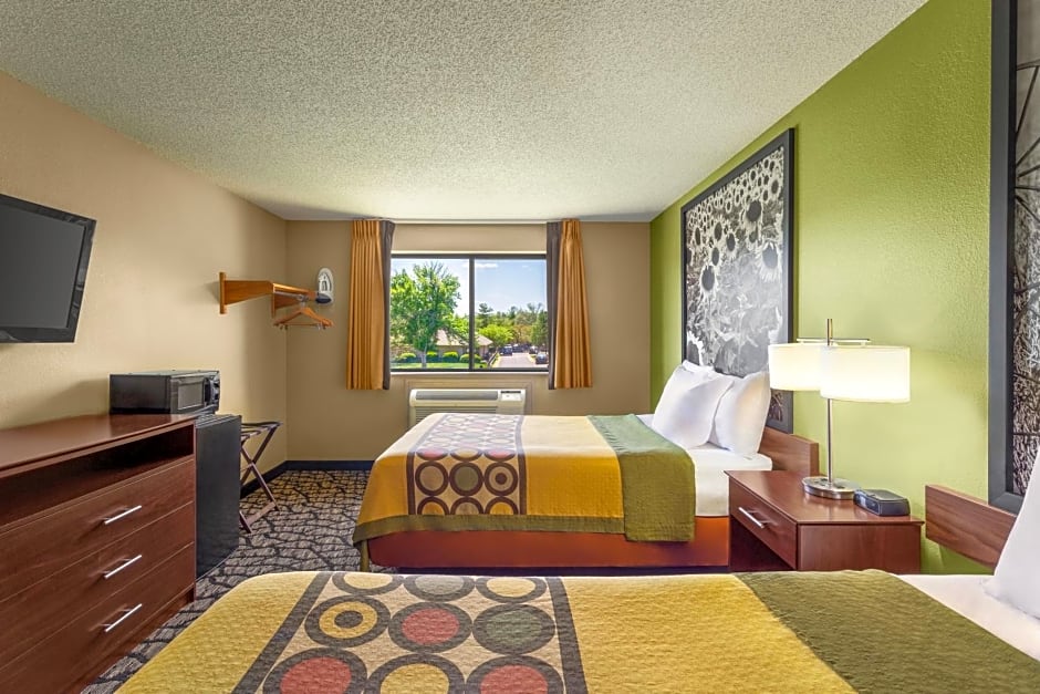 Super 8 by Wyndham Ankeny/Des Moines Area
