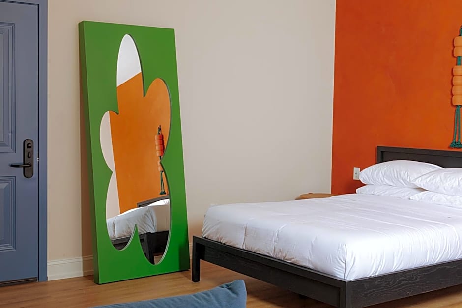 YOWIE Hotel