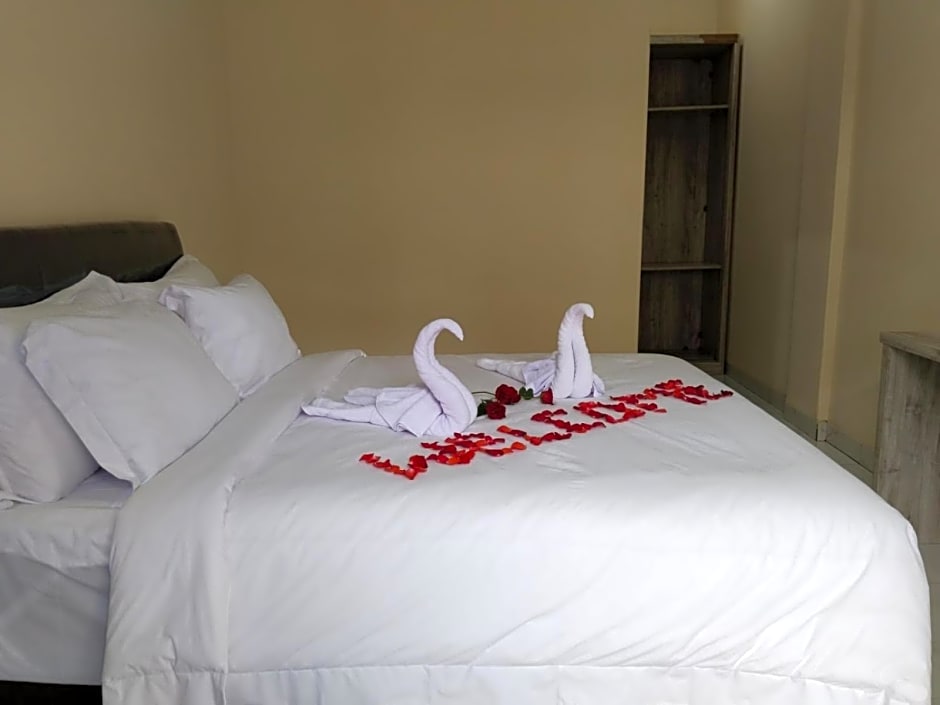 THE LAVIANA HOTEL