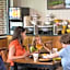 Williamsburg Woodlands Hotel & Suites, an official Colonial Williamsburg Hotel
