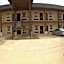 Pearsall Inn and Suites