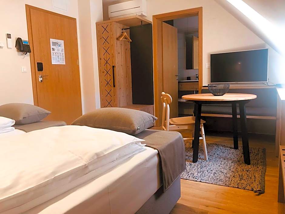 Na Vasi restavracija in prenočišča